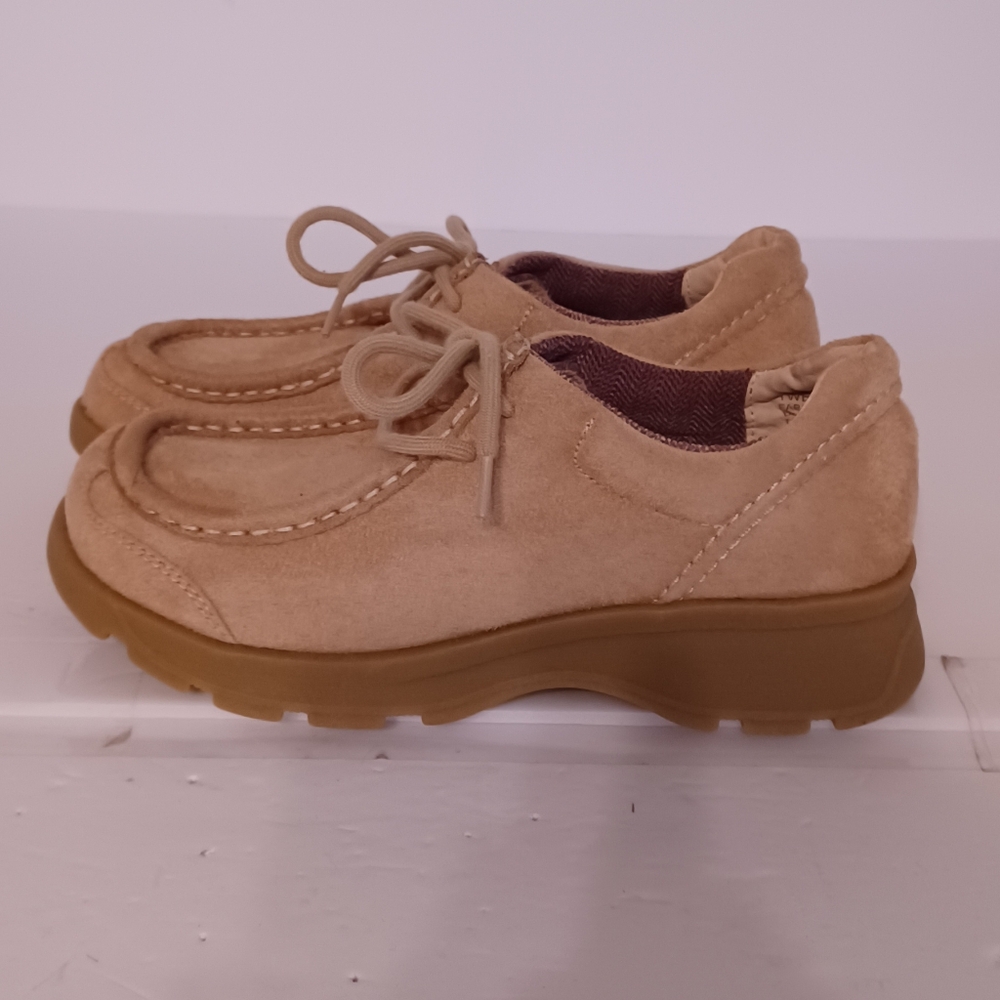 Girls NWOT MUDD Tan Suede Shoes Laceup Size 3M
